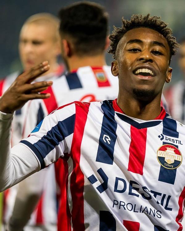 要归功于主 要归功于主