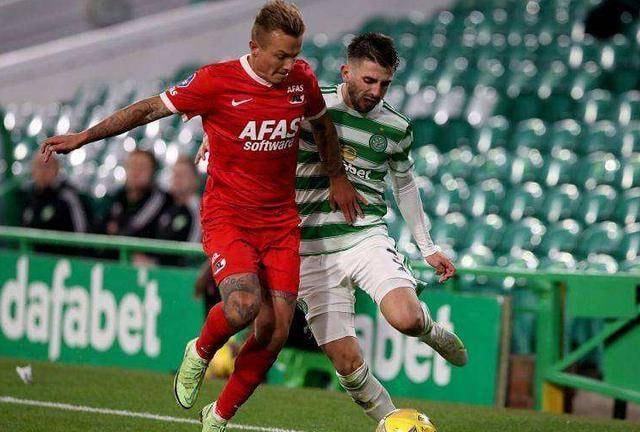 试破门却屡 试破门却屡